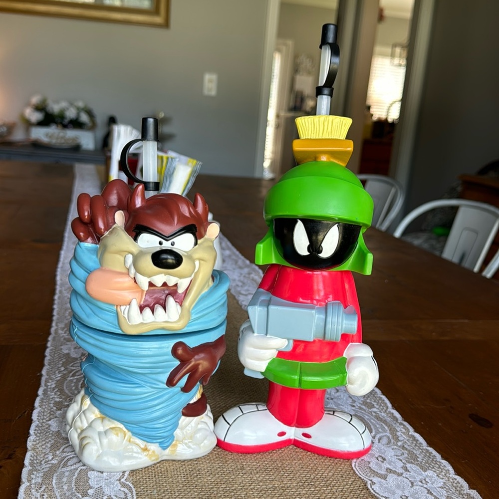 Vintage Warner Bros. Marvin the Martian Tasmanian Devil Big Sipper Cups
